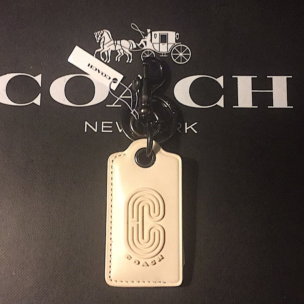 (UNISEX) COACH BOTTLE OPENER KEY FOB / KEYCHAIN
